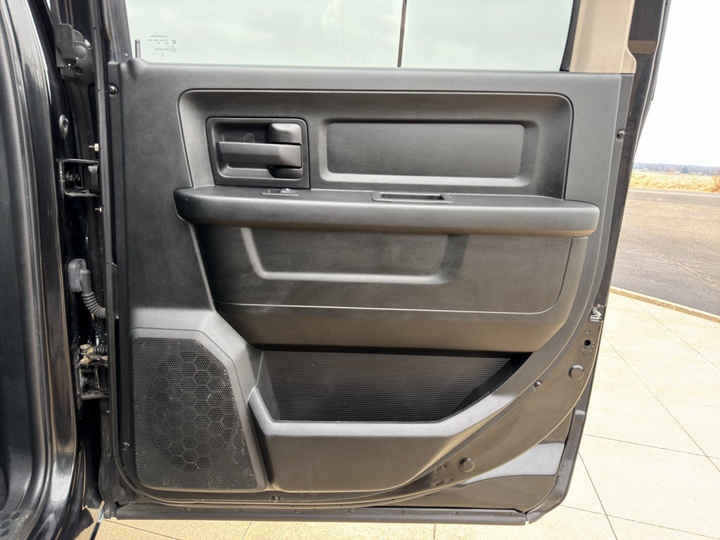 2018 RAM 1500 Express Crew Cab 4x4 5'7" Box