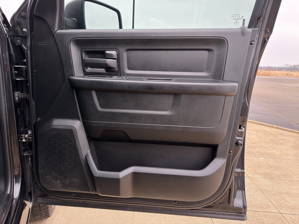 2018 RAM 1500 Express Crew Cab 4x4 5'7" Box