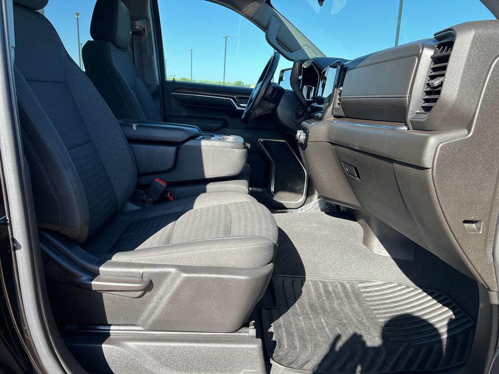 2022 Chevrolet Silverado 1500 LT (2FL)