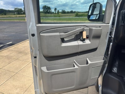 2026 GMC Savana Passenger LT