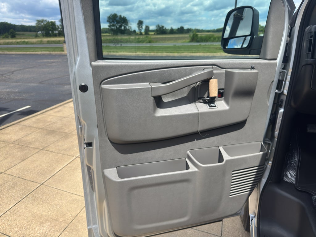 2026 GMC Savana Passenger LT