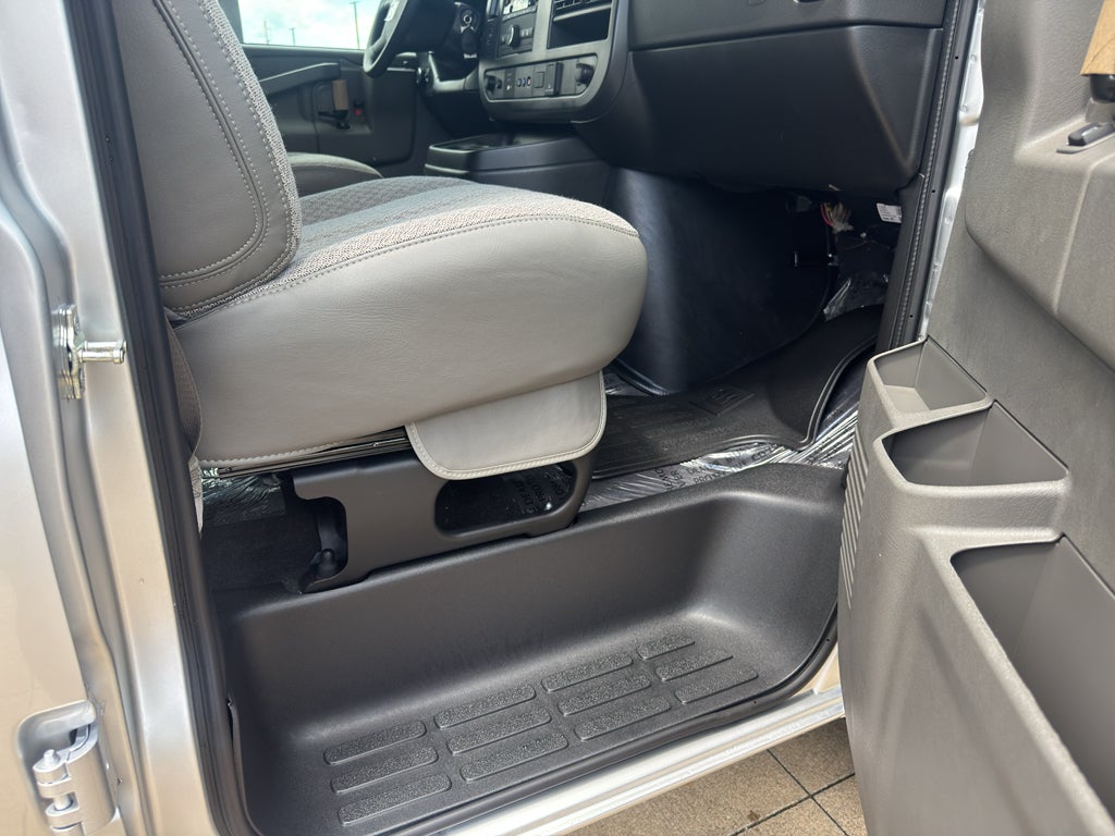 2026 GMC Savana Passenger LT