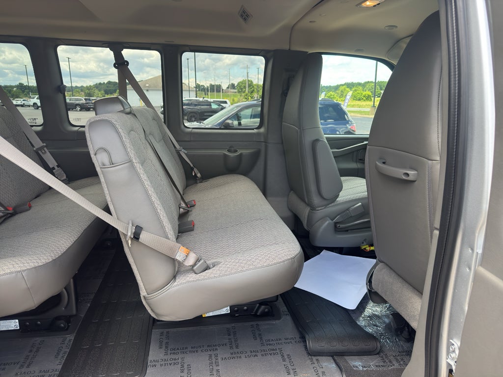 2026 GMC Savana Passenger LT