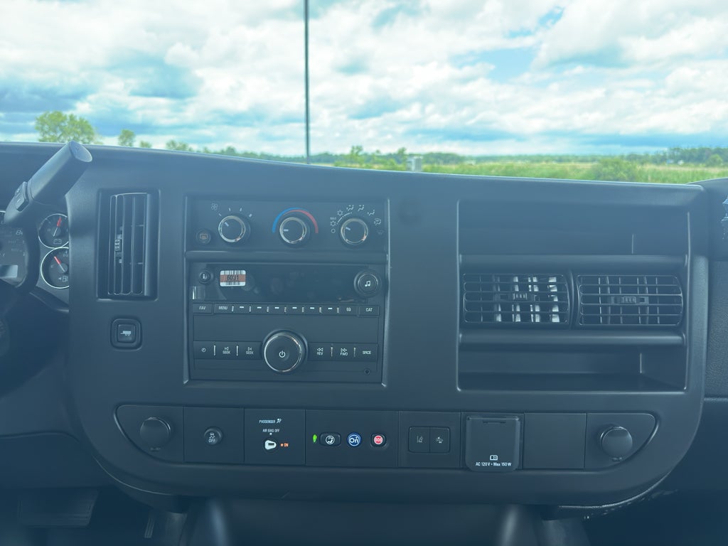 2026 GMC Savana Passenger LT