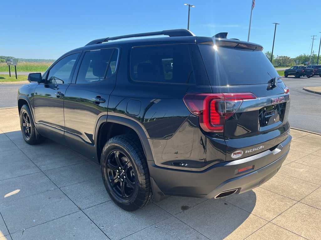 2023 GMC Acadia AT4
