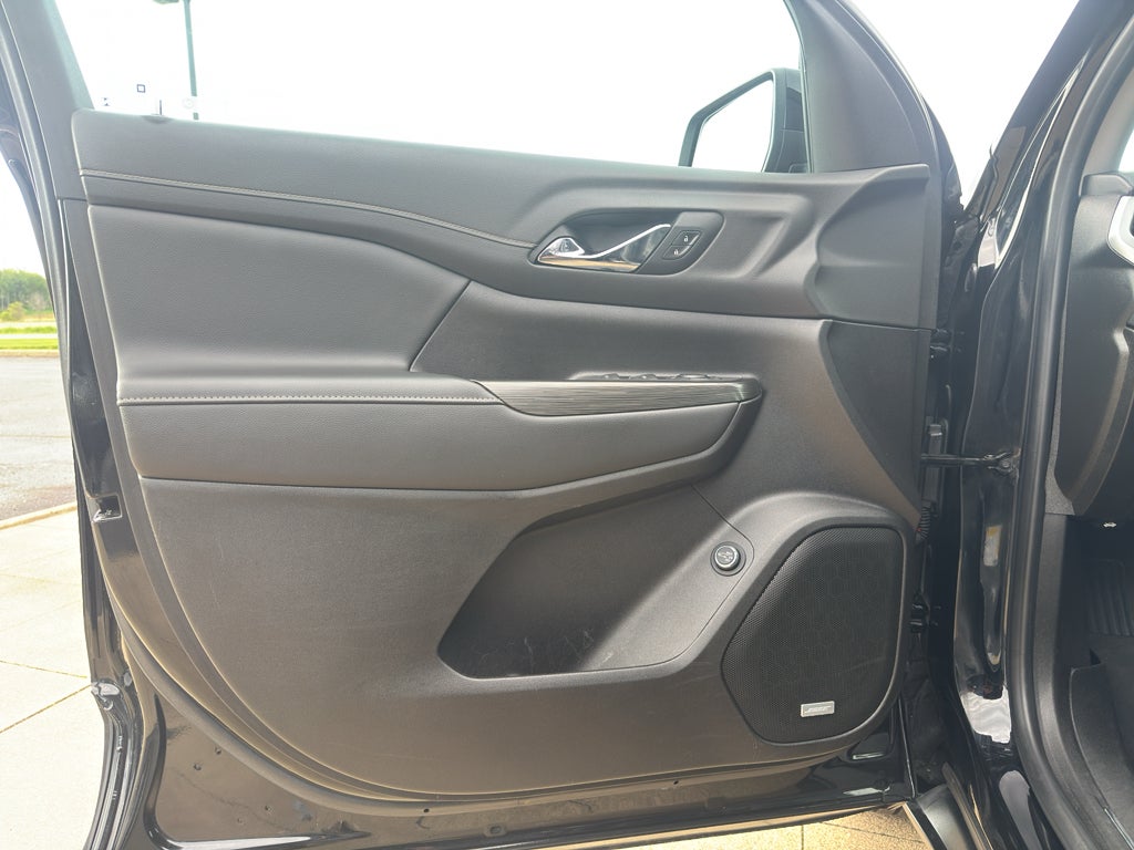 2021 GMC Acadia SLT - Photo 17