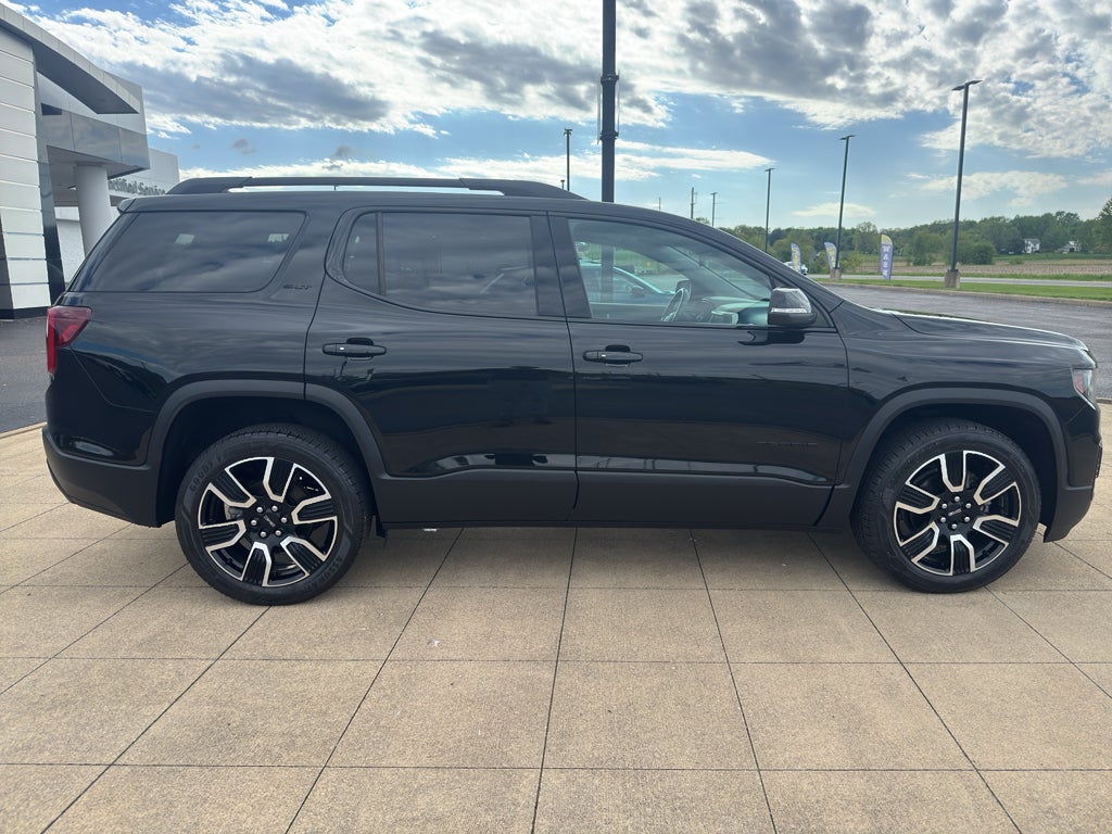 2021 GMC Acadia SLT - Photo 2