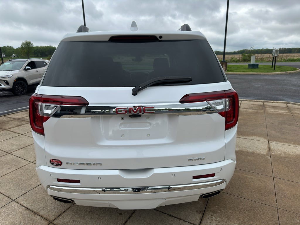 2023 GMC Acadia Denali