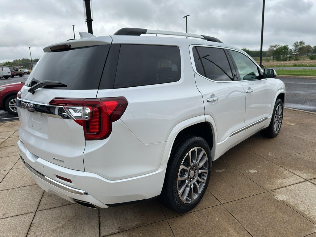 2023 GMC Acadia Denali