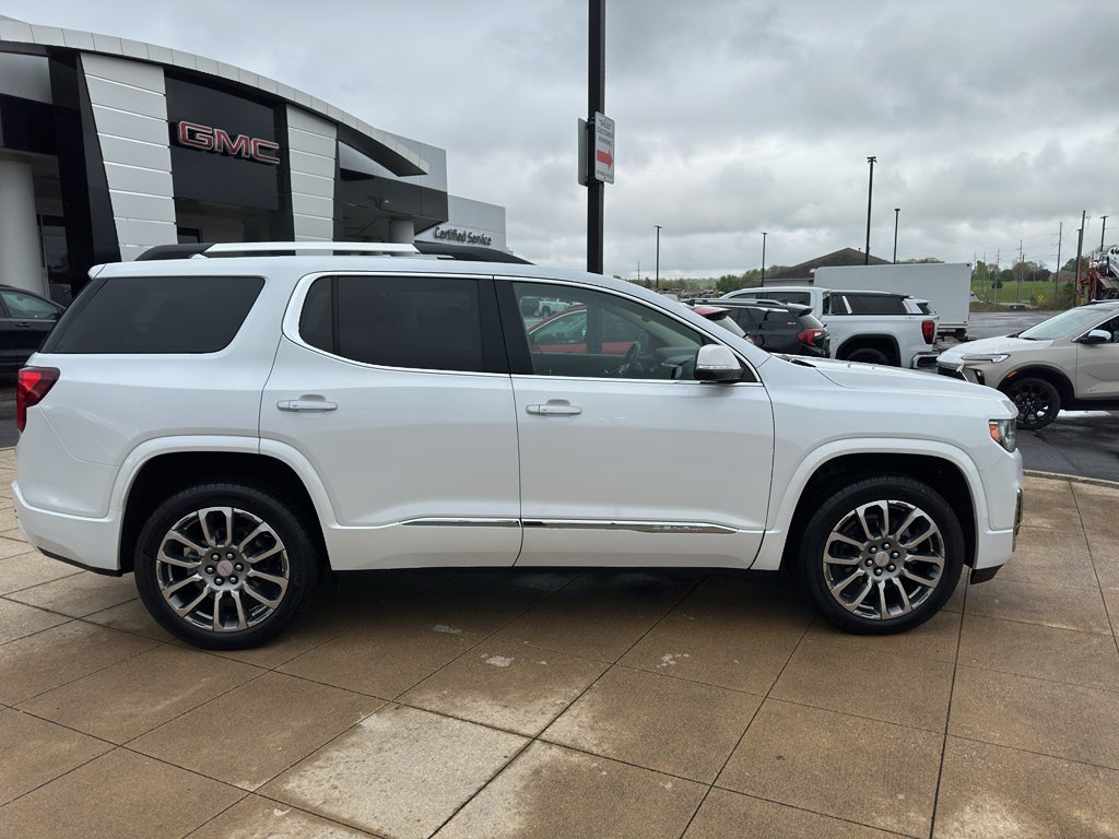 2023 GMC Acadia Denali
