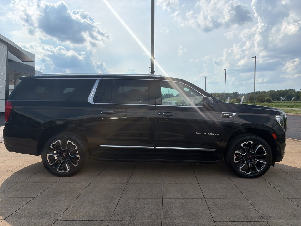 2022 GMC Yukon XL SLT