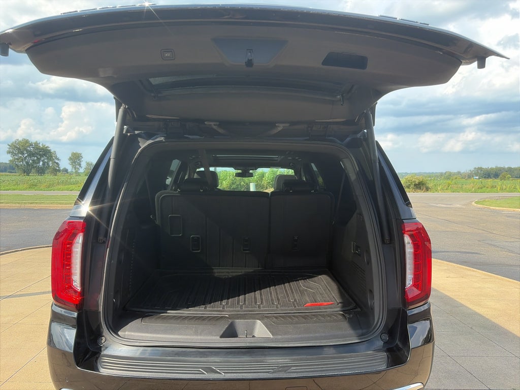 2022 GMC Yukon XL SLT