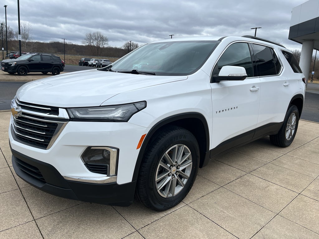 2023 Chevrolet Traverse LT Leather