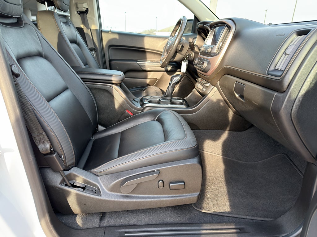 2022 GMC Canyon AT4 - Leather
