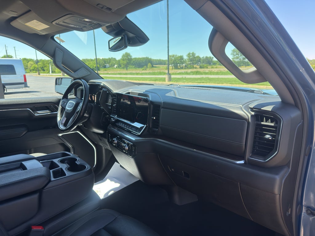2024 GMC Sierra 1500 SLT - Photo 18