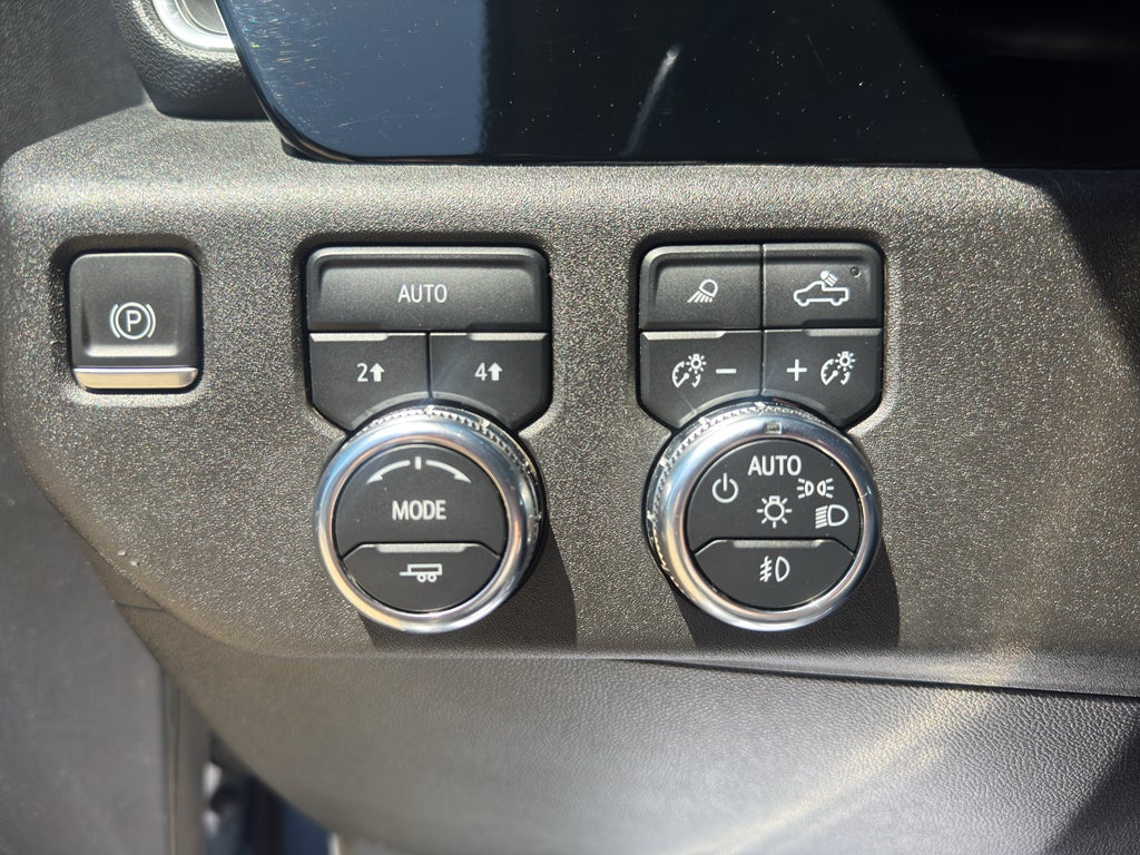 2024 GMC Sierra 1500 SLT - Photo 27