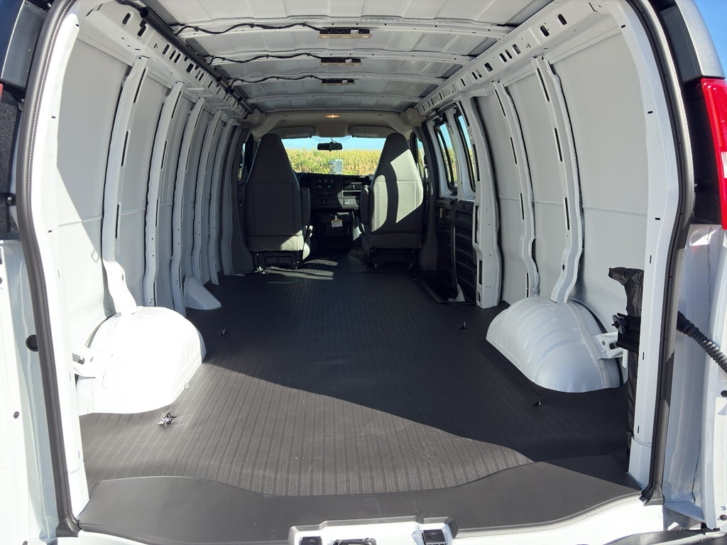 2025 GMC Savana Cargo 2500 Work Van