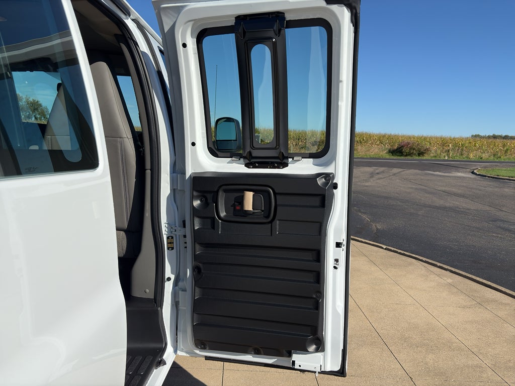 2025 GMC Savana Cargo 2500 Work Van