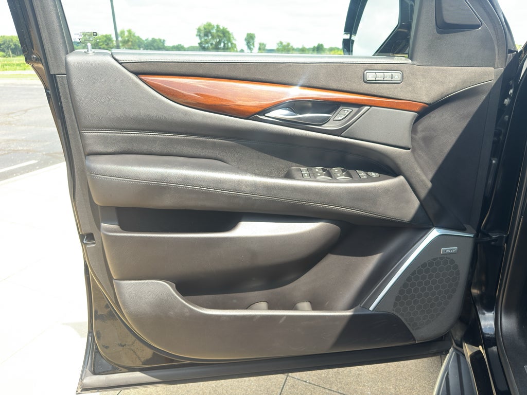 2018 Cadillac Escalade Luxury