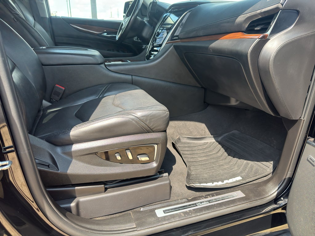 2018 Cadillac Escalade Luxury