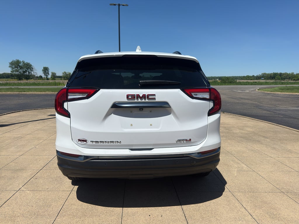 2022 GMC Terrain AT4