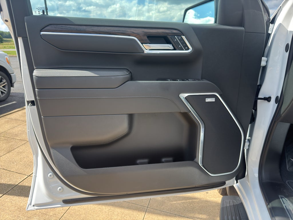 2026 GMC Sierra 1500 SLT - Photo 17