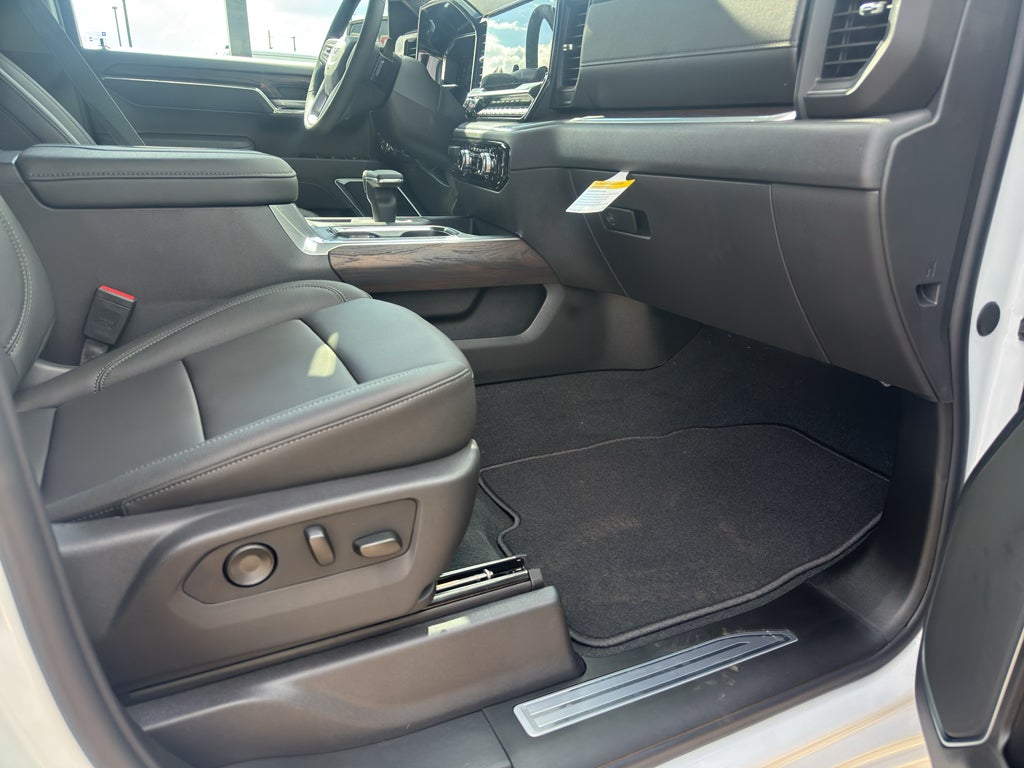 2026 GMC Sierra 1500 SLT - Photo 20