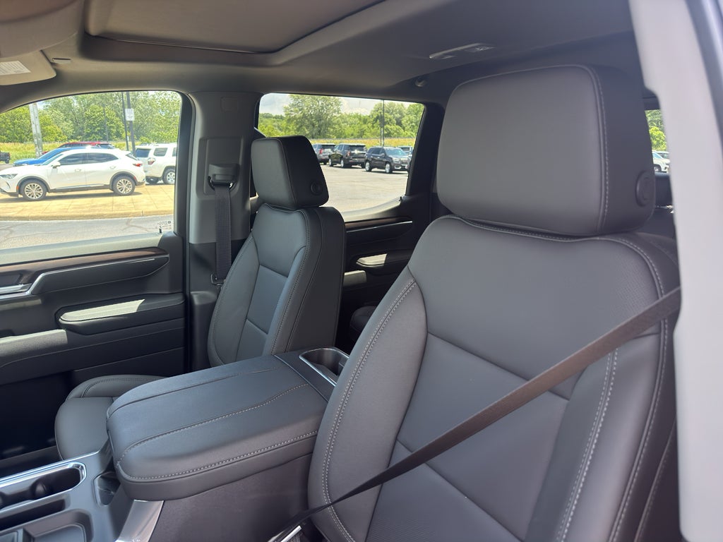 2026 GMC Sierra 1500 SLT - Photo 13